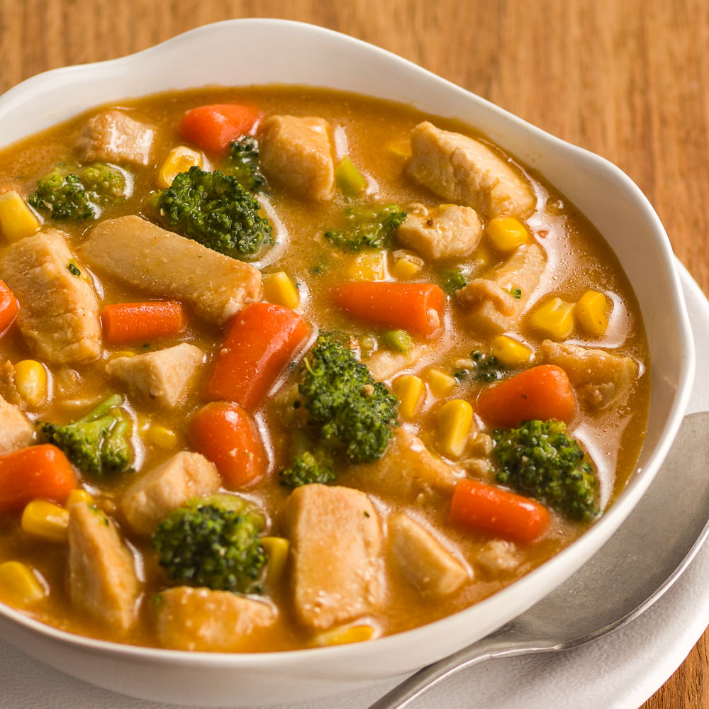 Receita de Sopa de Frango com Legumes