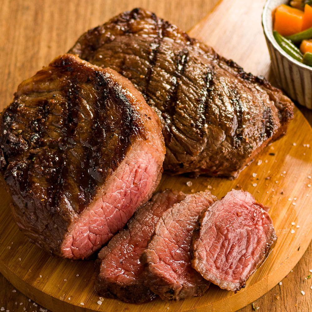 Receita de Medalhão de picanha na brasa com salada de abóbora e vagem