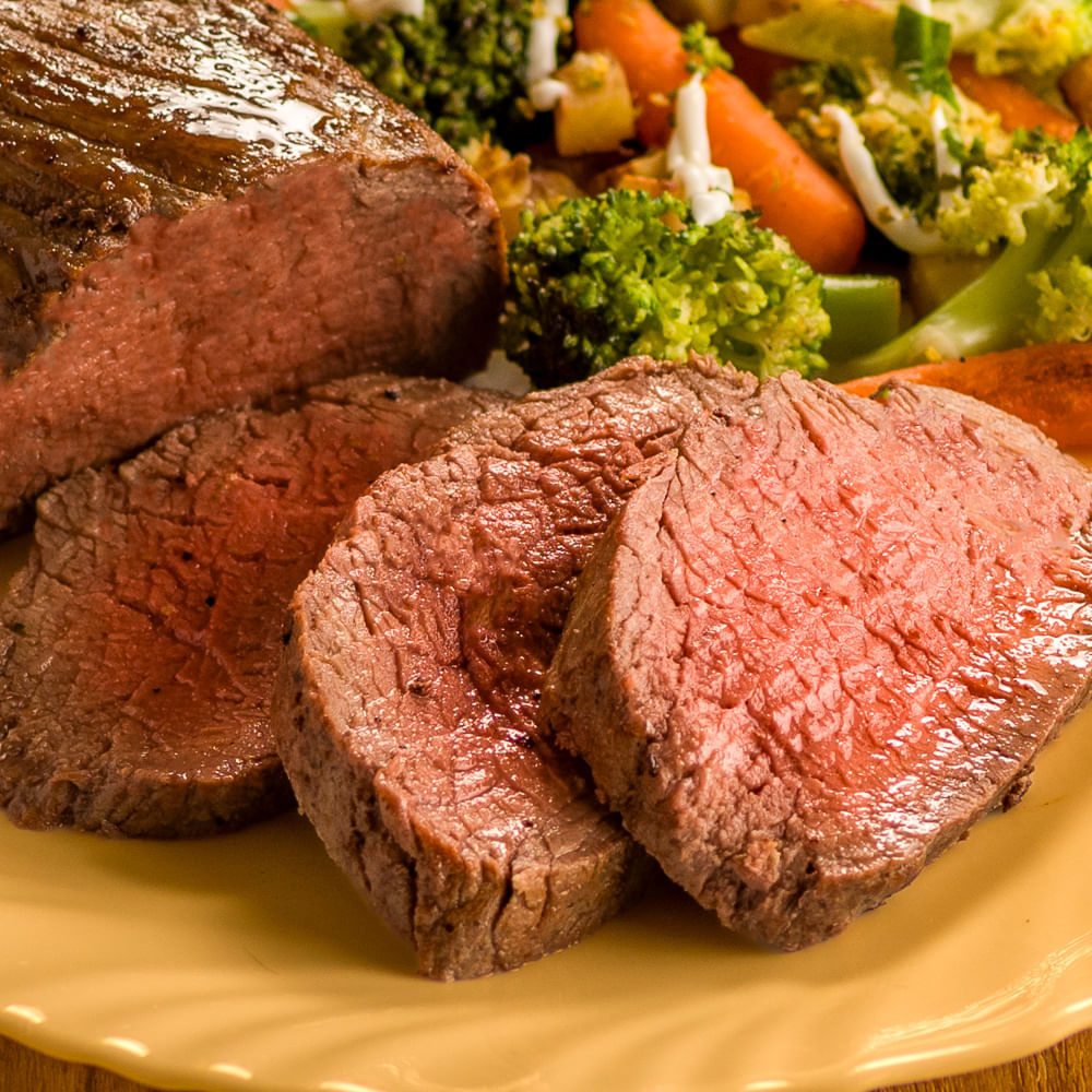 Receita de Centro de mignon grelhado com legumes ao molho de grão de bico