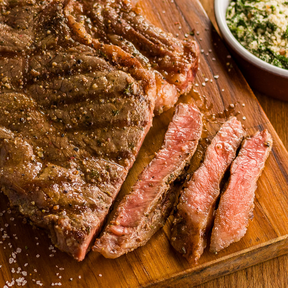 Receita de Chuleta Swift com farofa de couve