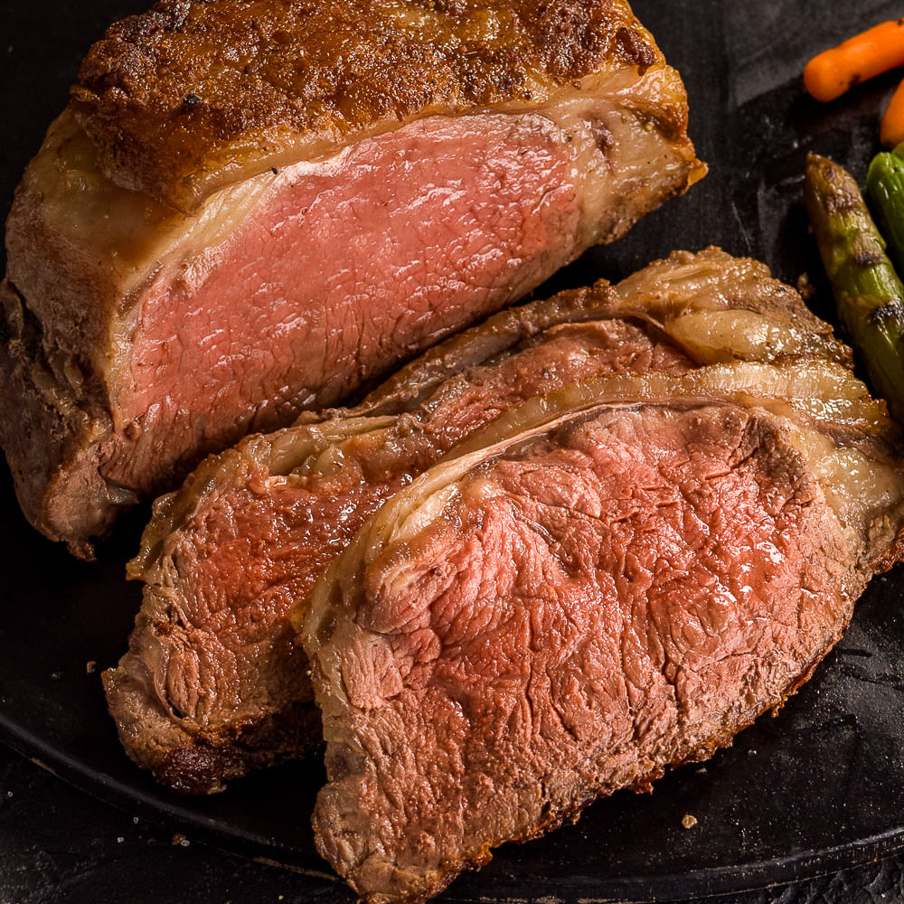 Receita de Bife de chorizo na brasa com aspargos e cenoura baby
