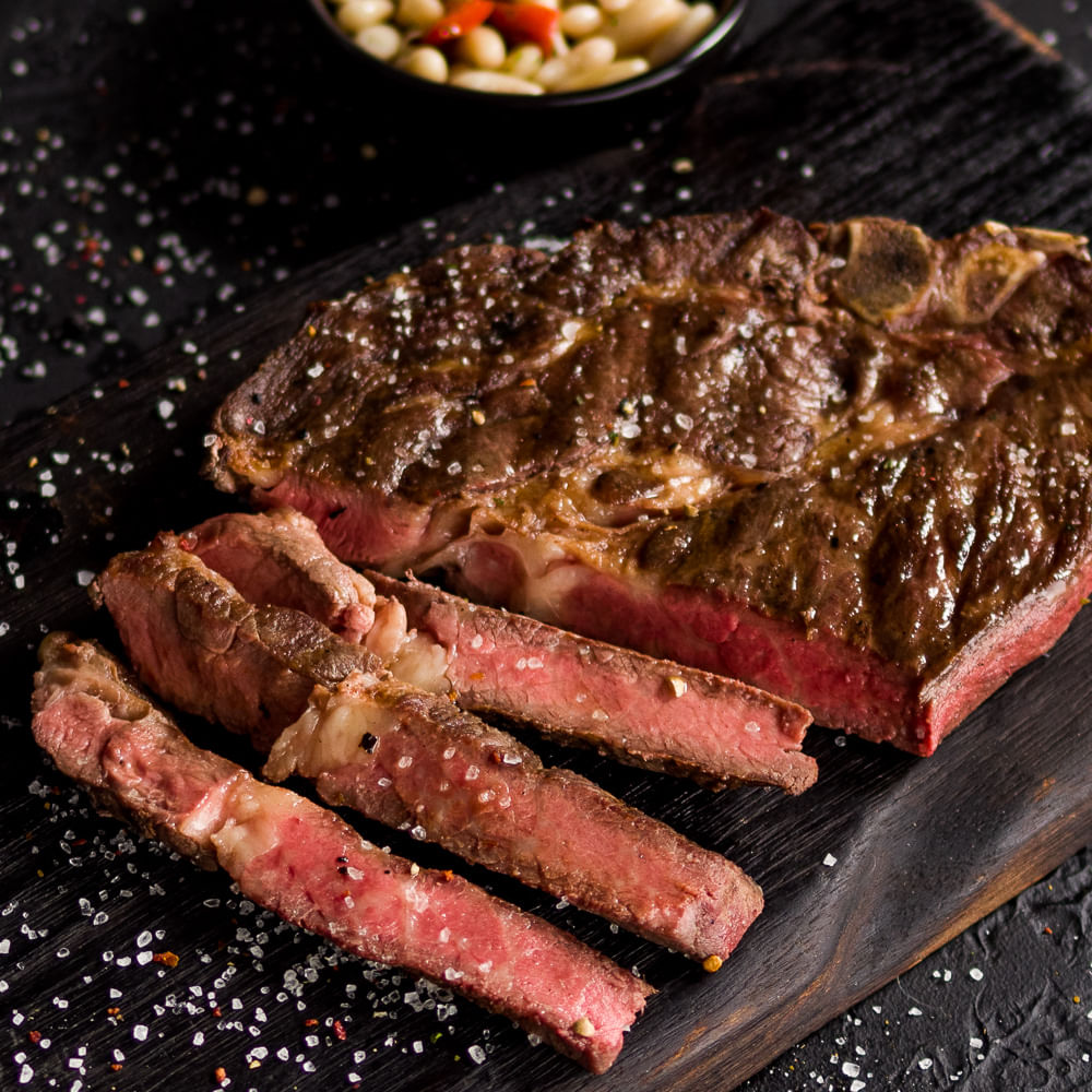 Receita de Short Rib com salada de feijão branco e pimentões tostados