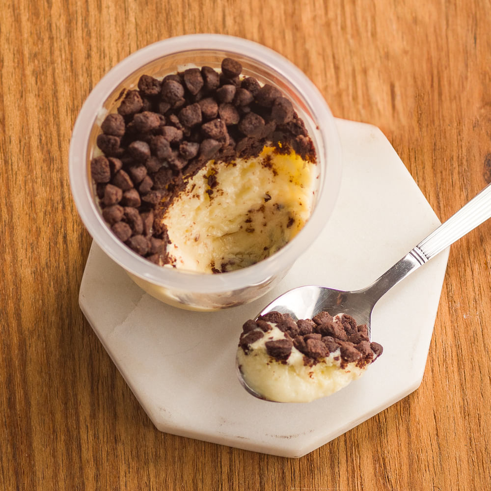 Receita de Mousse de Chocolate Branco com Biscoito