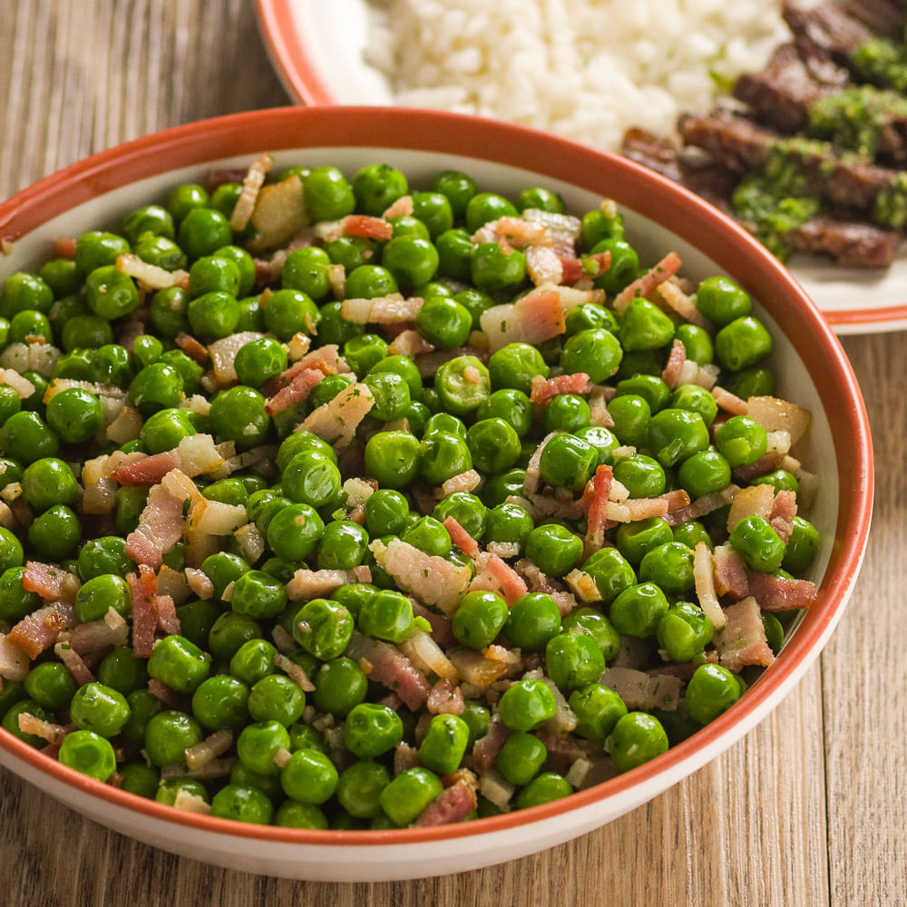 Receita de Ervilha salteada com bacon e raspas de limão