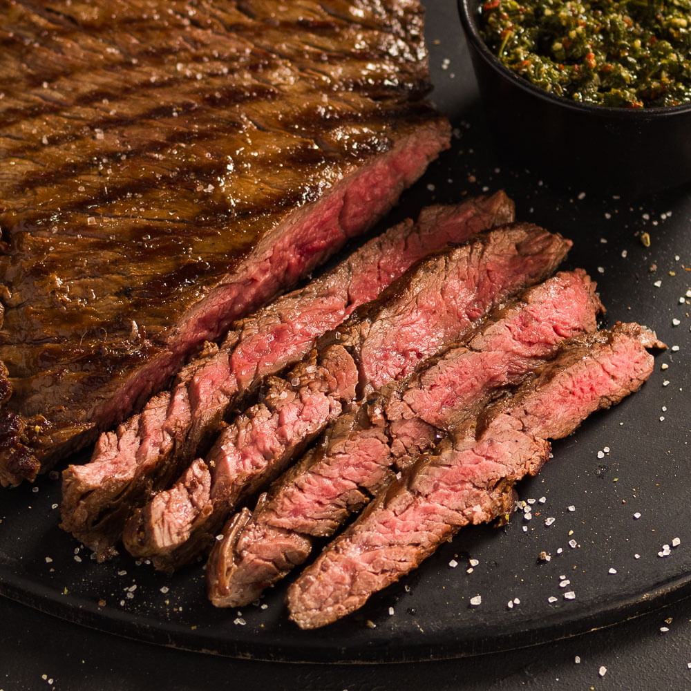 Receita de Fraldinha grelhada com sal de parrilla com salsa criolla