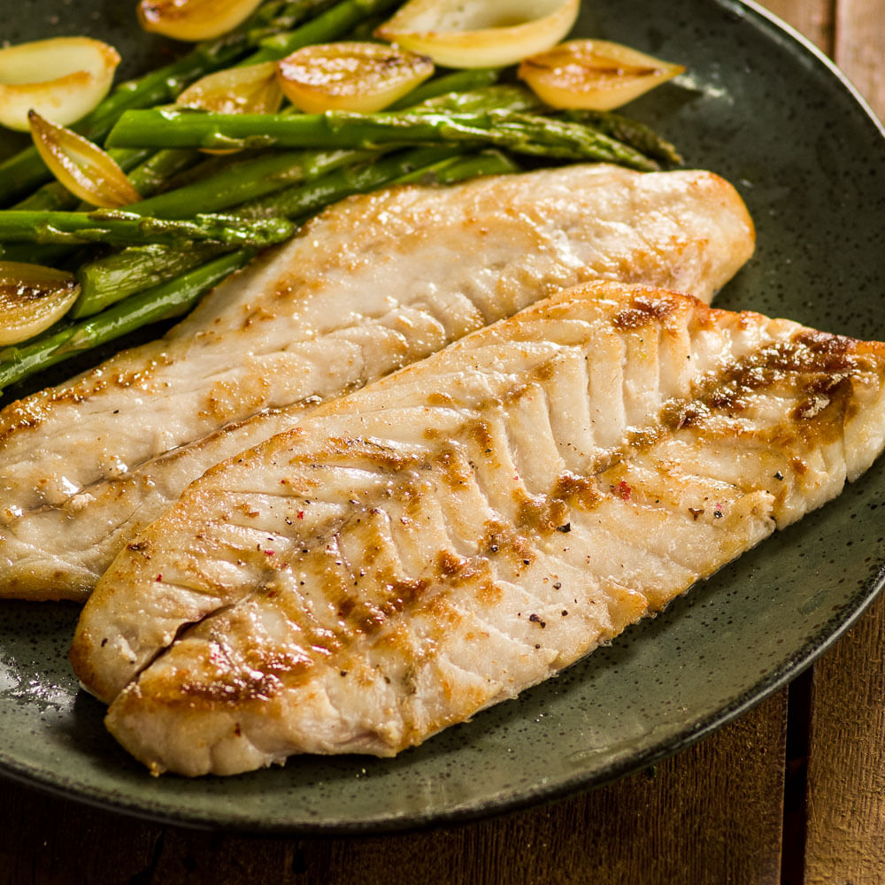 Receita de Filé de pescada com aspargos