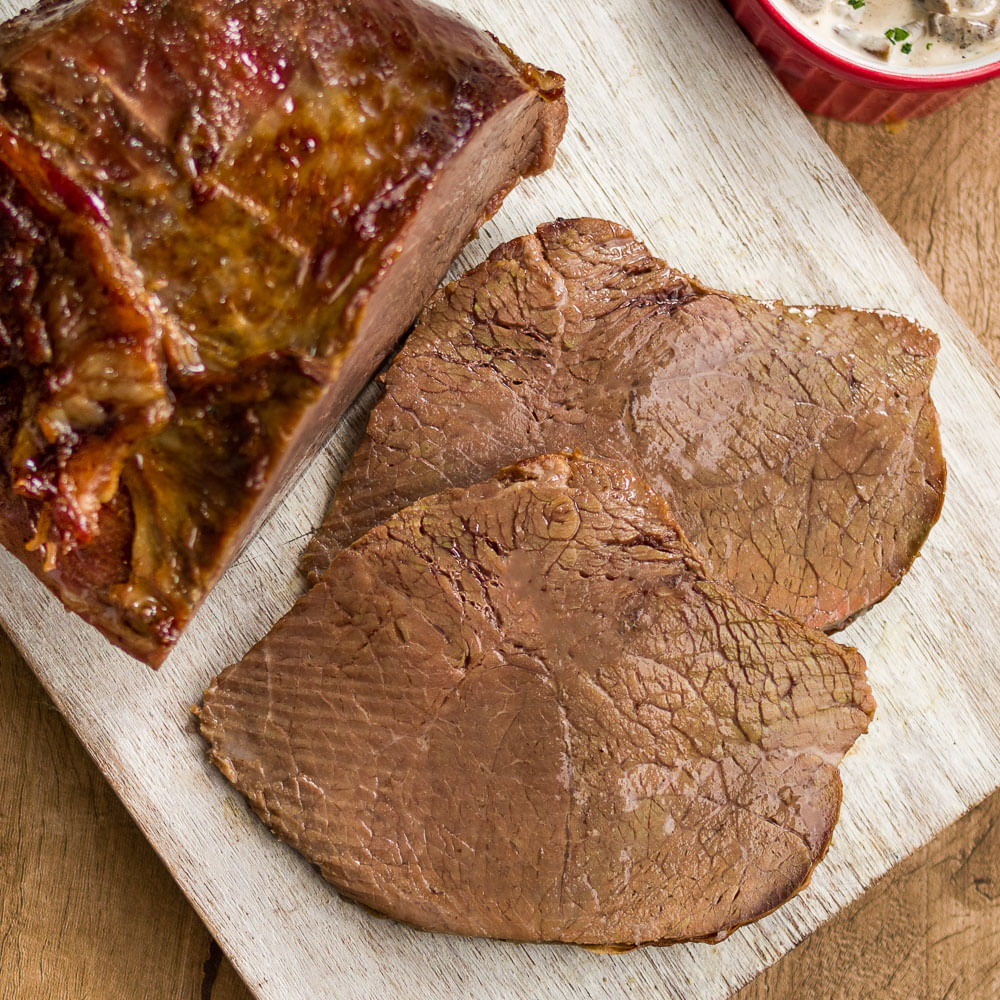 Receita de Alcatra assada acompanhada de creme de cogumelos