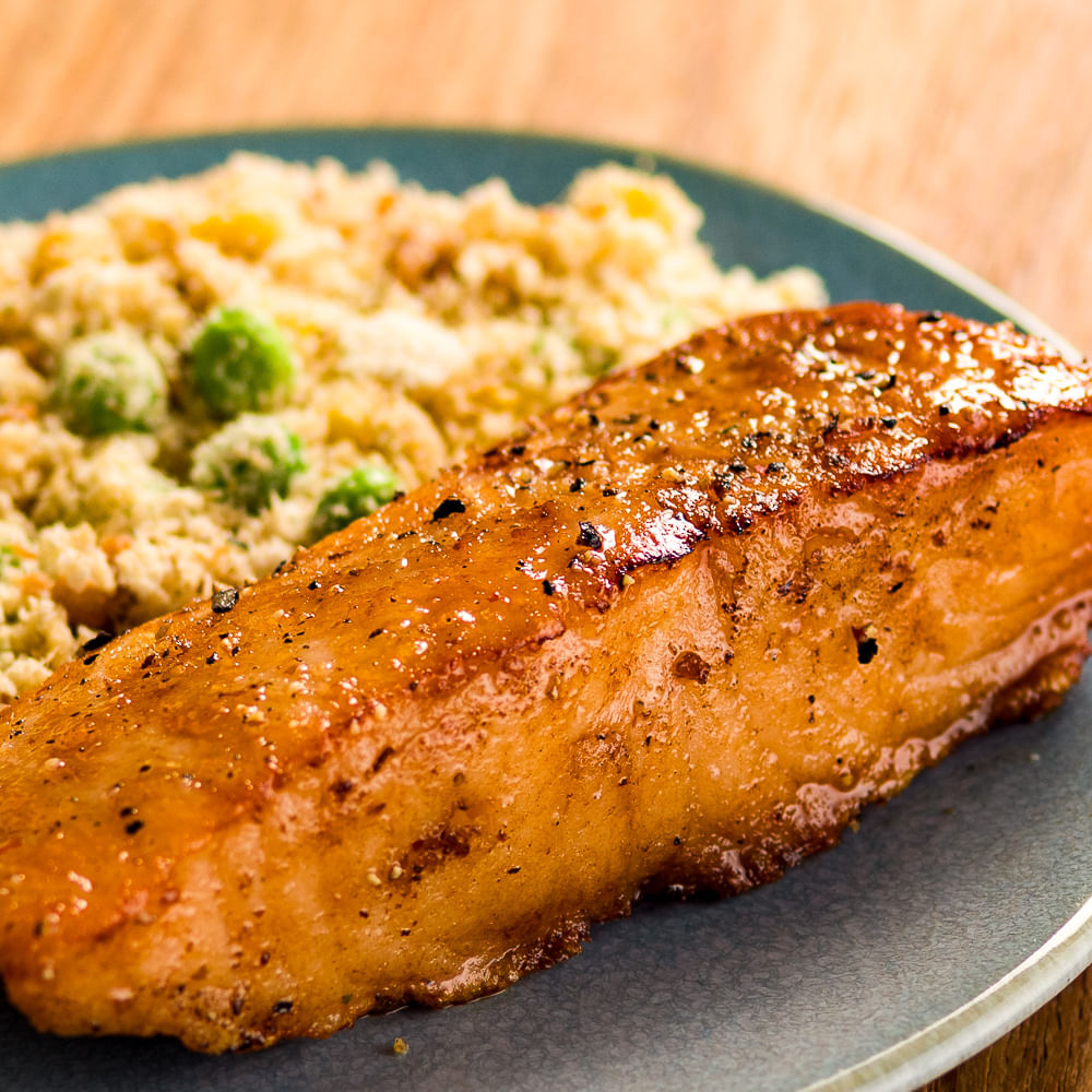 Receita de Filé de pirarucu com vinagrete de caju