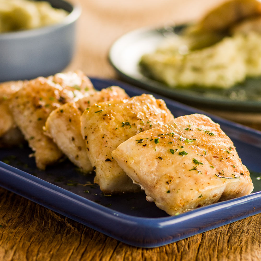Receita de Filé de Peixe Filhote Assado com Ervas e Purê de batata doce
