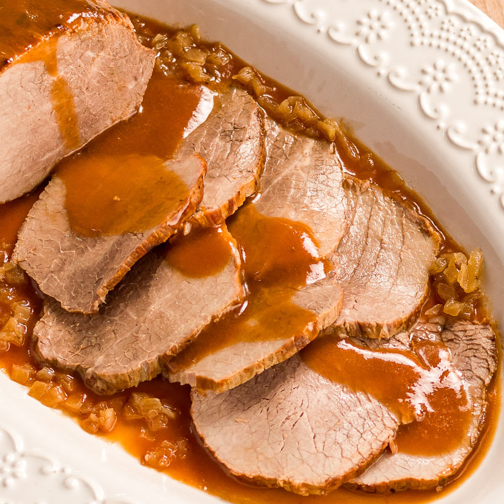 Receita de Lagarto com Cebola dourada ao Molho de Carne