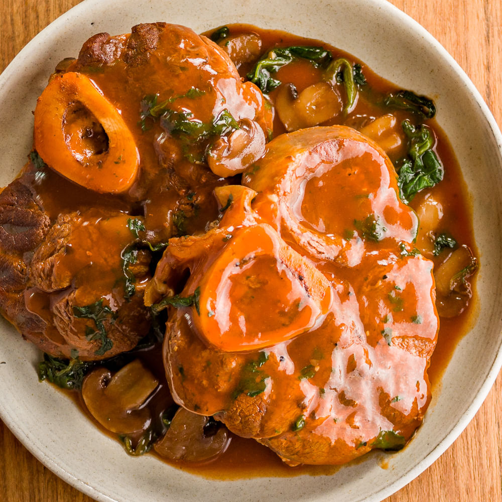 Receita de Ossobuco ao sugo com Espinafre e Champignon.