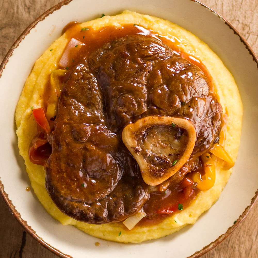 Receita de Ossobuco ao molho sugo com espinafre e champignon