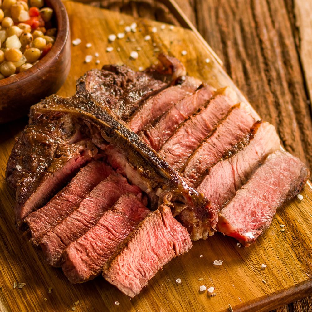 Receita de T-bone com salada de grão de bico