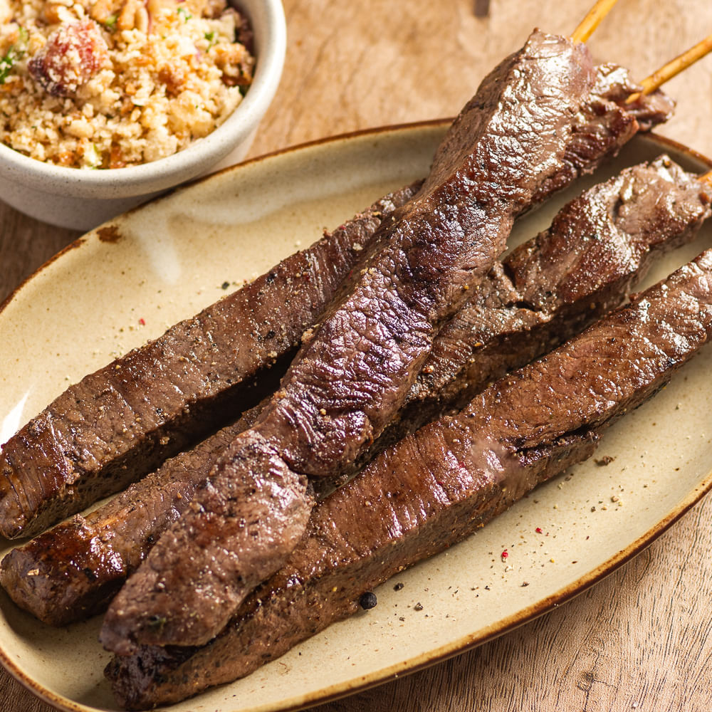 Receita de Espetinho de Filé Mignon com Farofa de Bacon