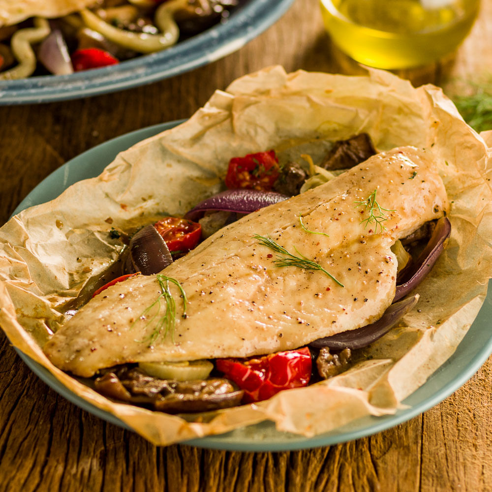 Receita de Filé de merluza no Papelote com erva doce e cogumelos