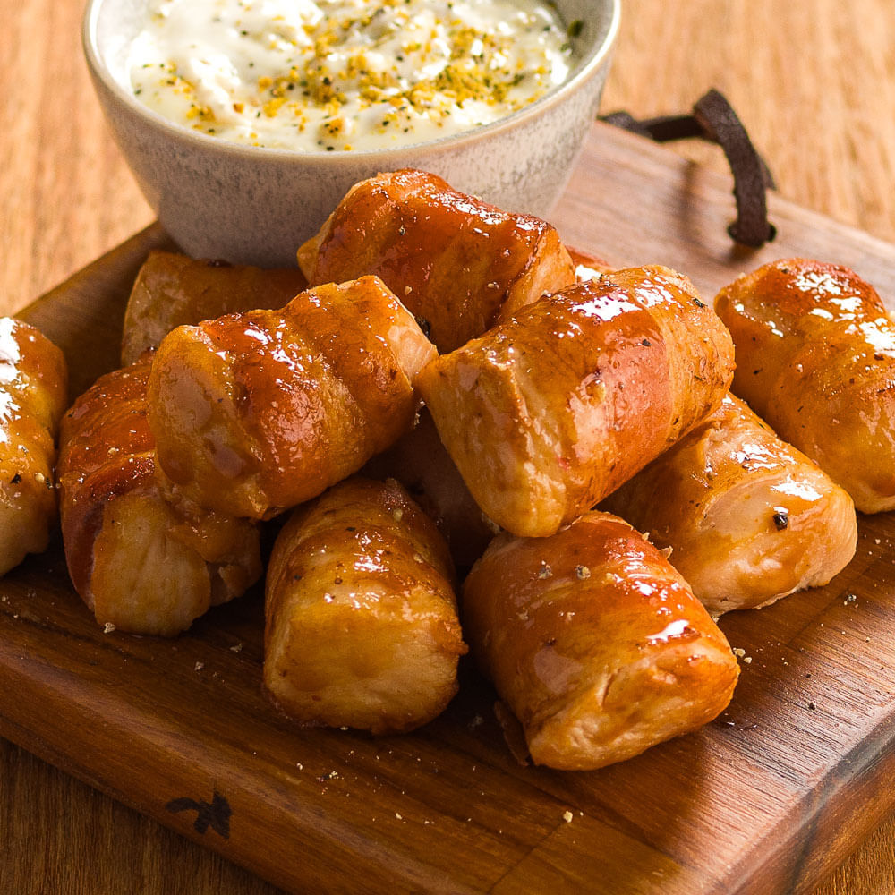 Receita de Filé de frango aperitivo com bacon grelhado acompanhado de maionese de Lemon & Herbs