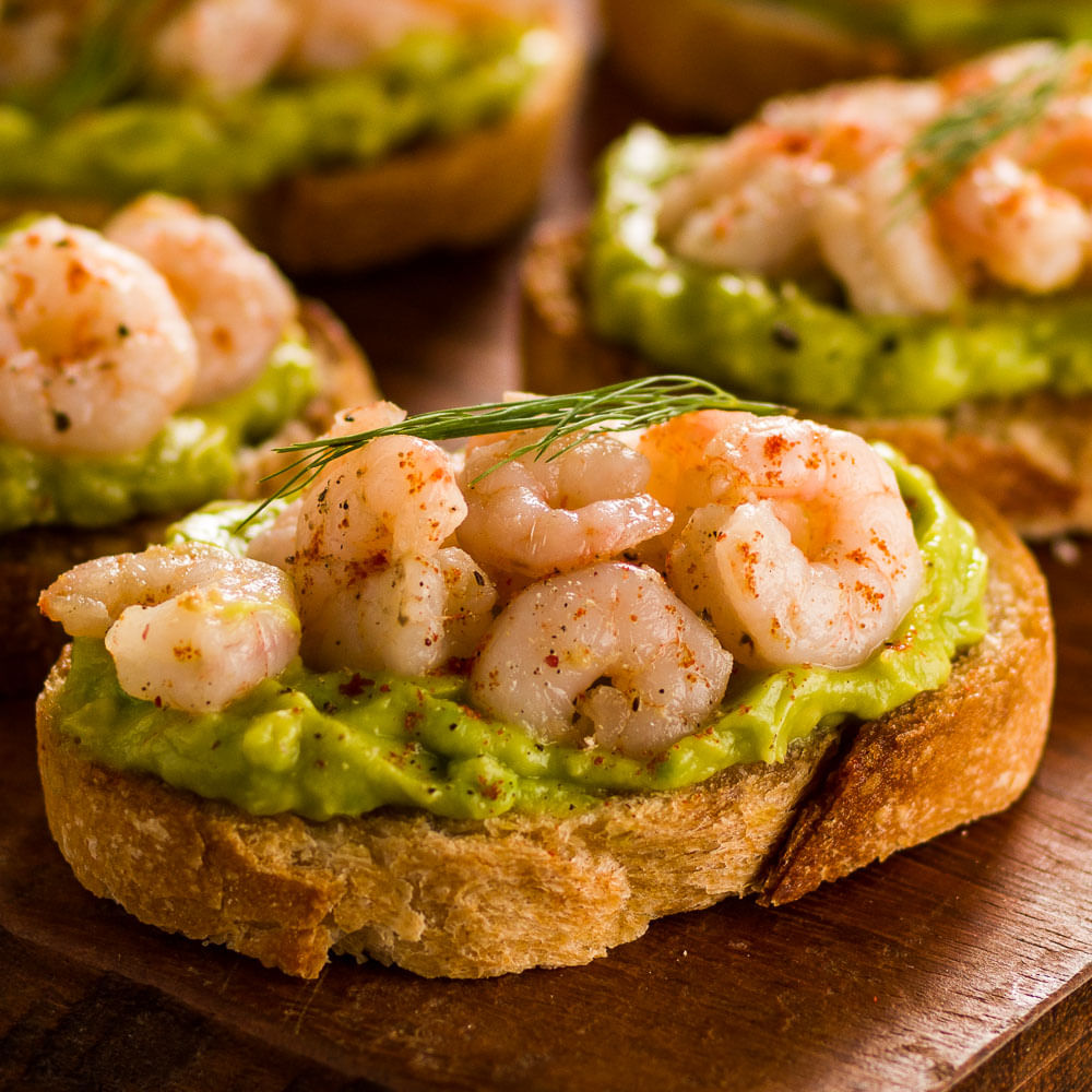 Receita de Bruschetta de camarão com abacate