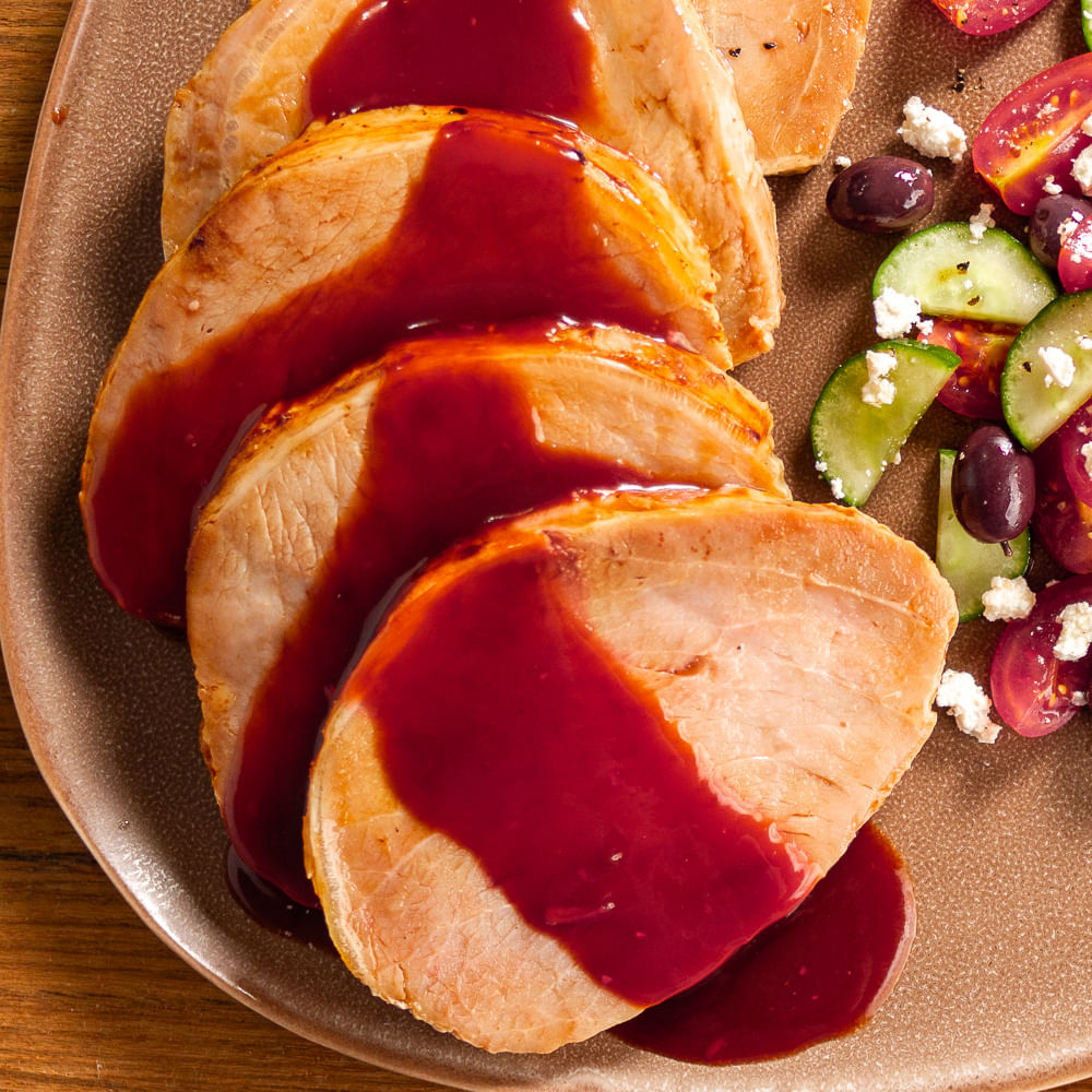 Receita de Lombo Suíno com Barbecue acompanhado de Salada Grega