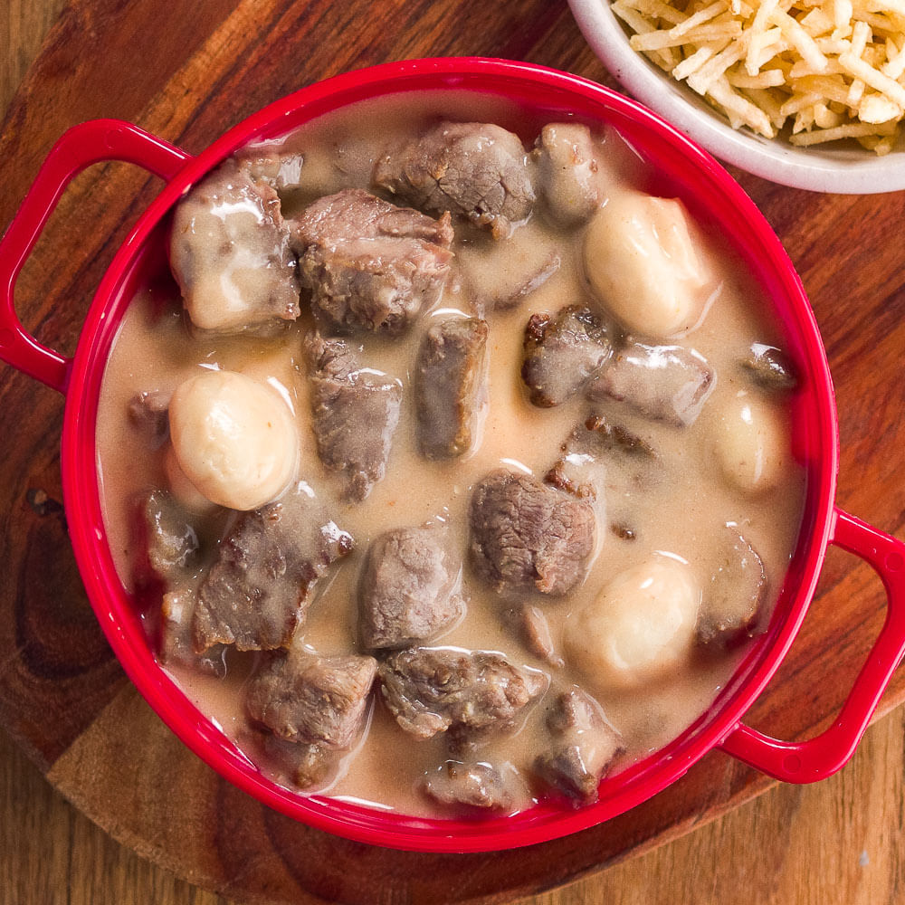 Receita de Strogonoff de carne com batata palha