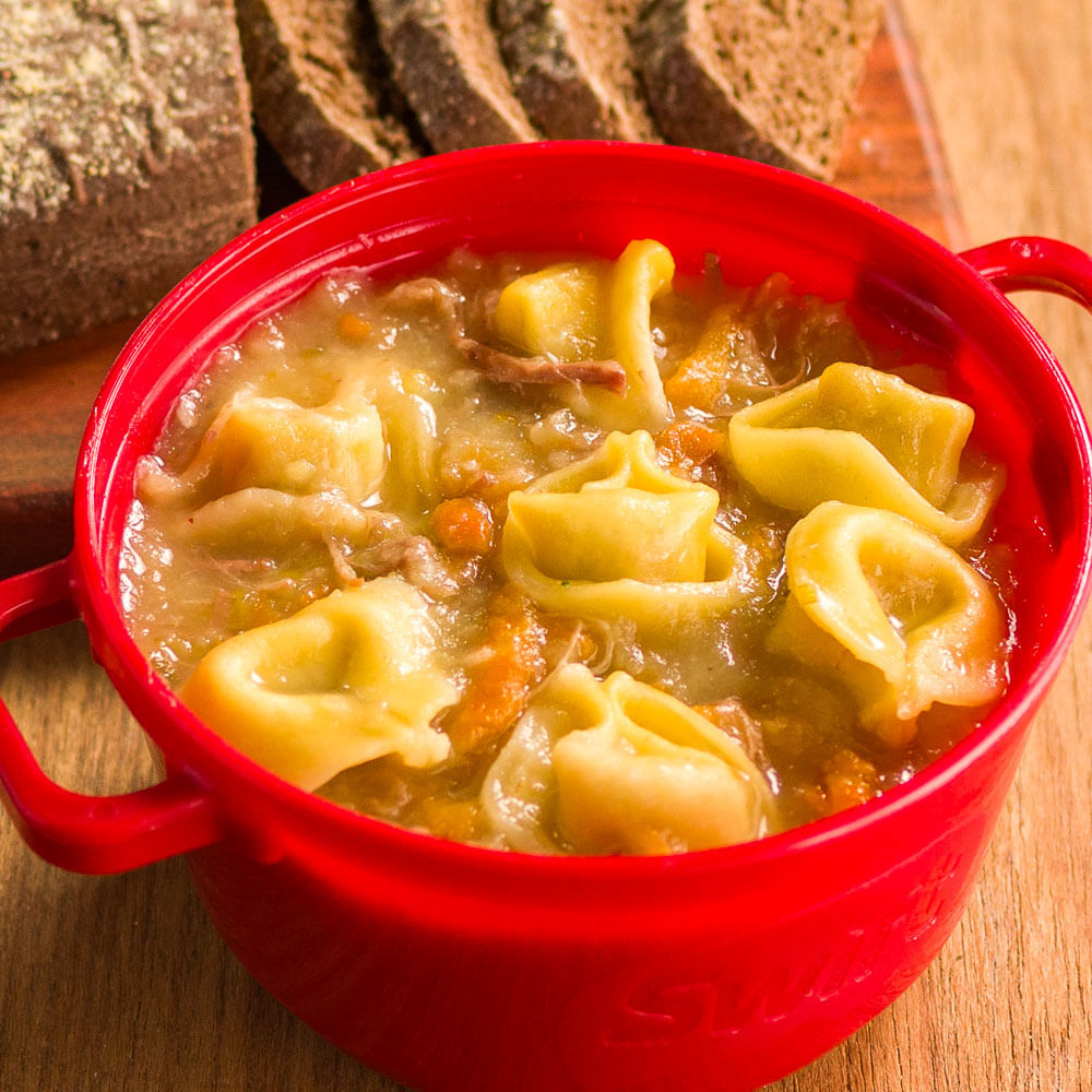 Receita de Capeletti de carne in brodo com queijo ralado