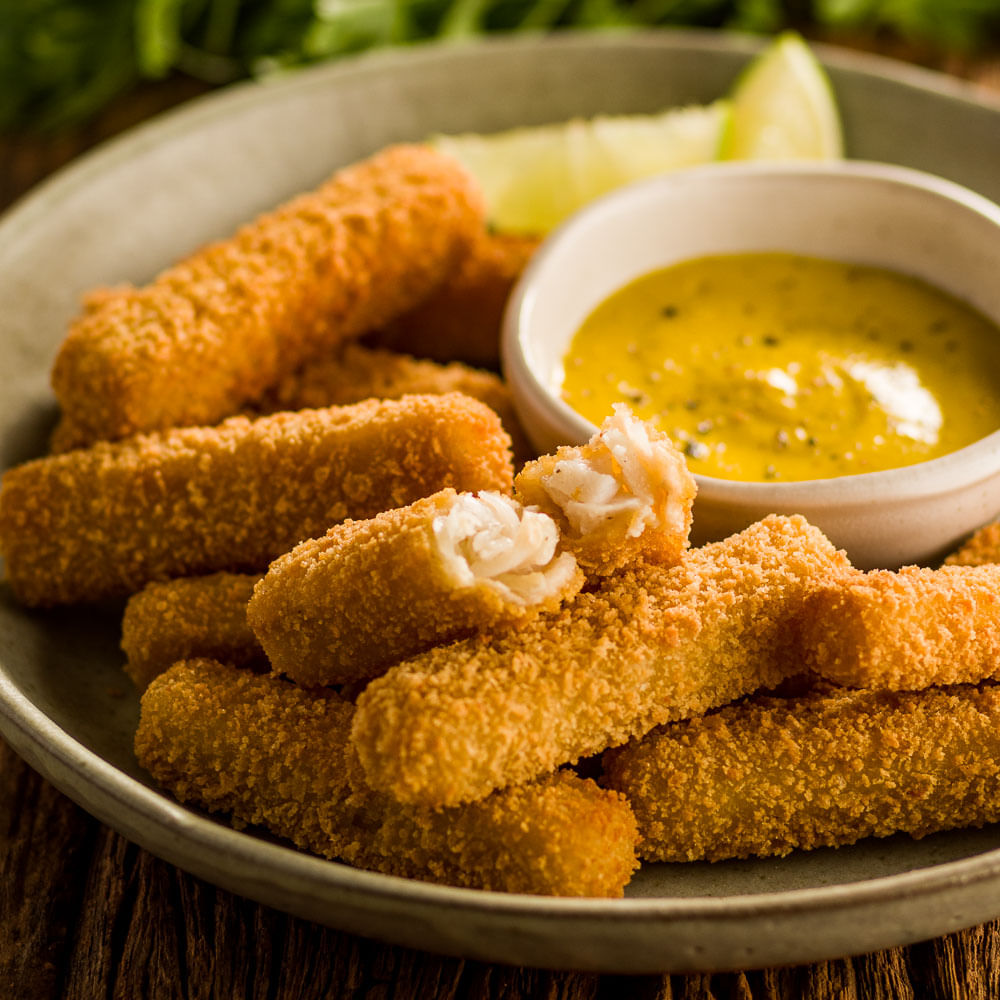 Receita de Tiras de filé de peixe empanado com molho de mostarda e mel