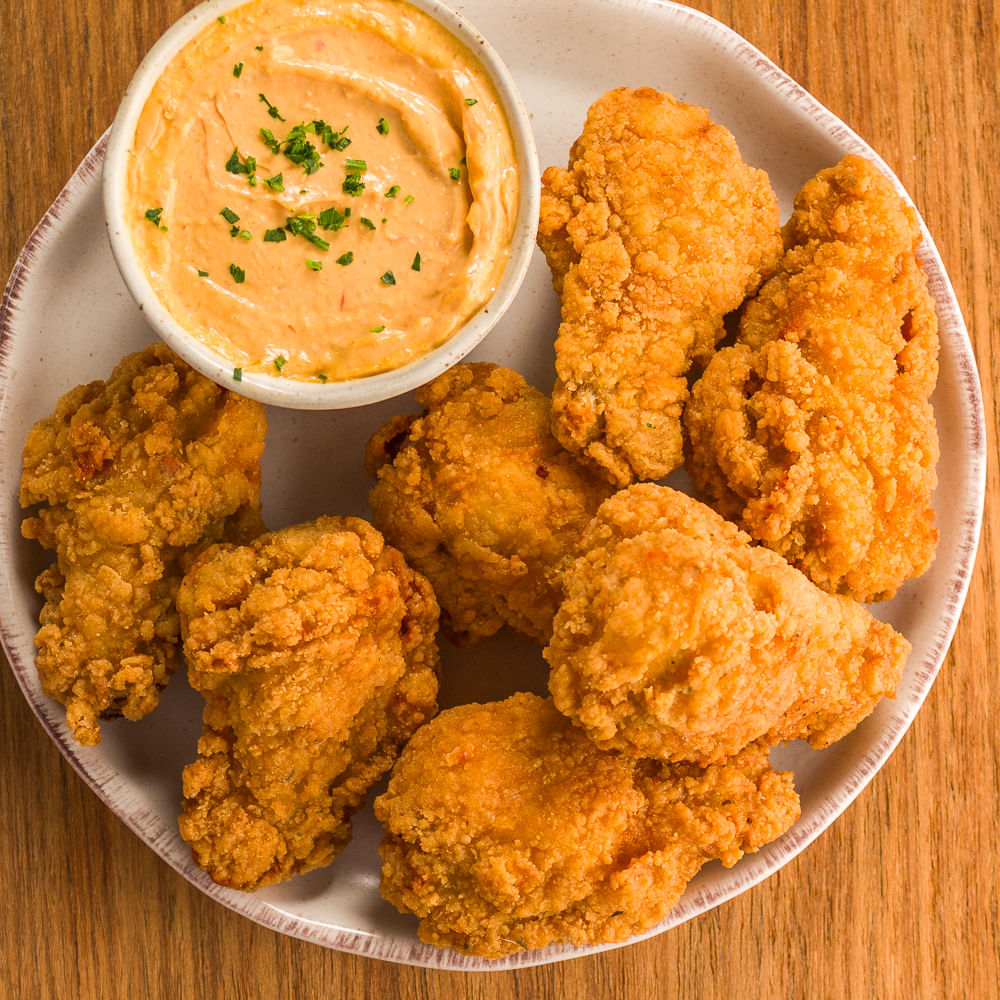 Receita de Coxinha da asa empanada com maionese de páprica