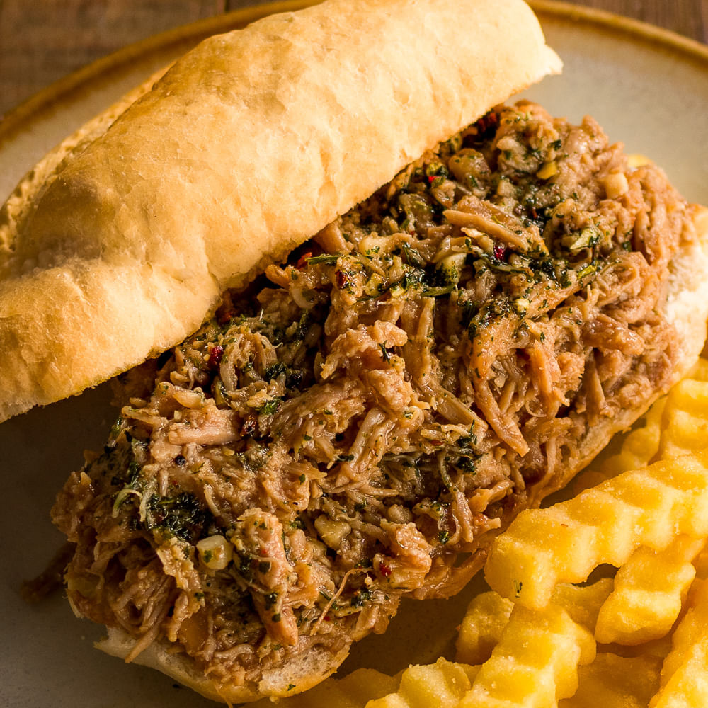 Receita de Sanduíche de Pernil com Batata Frita