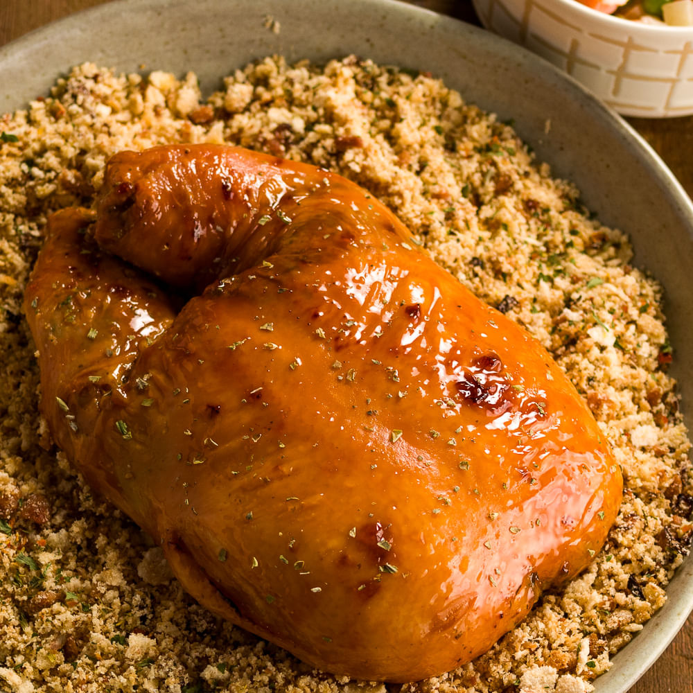 Receita de Galeto com farofa e salada de maionese