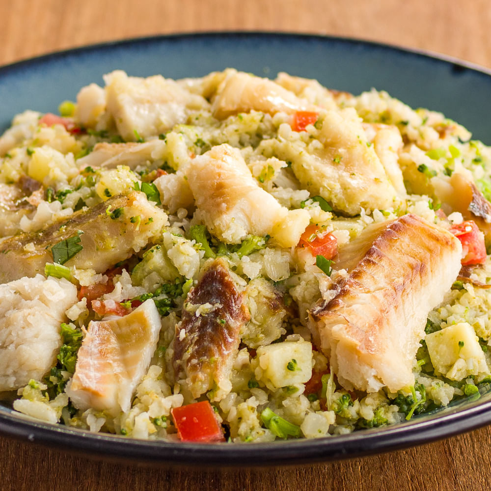 Receita de Arroz de brócolis com Polaca, vagem, tomate e azeitona