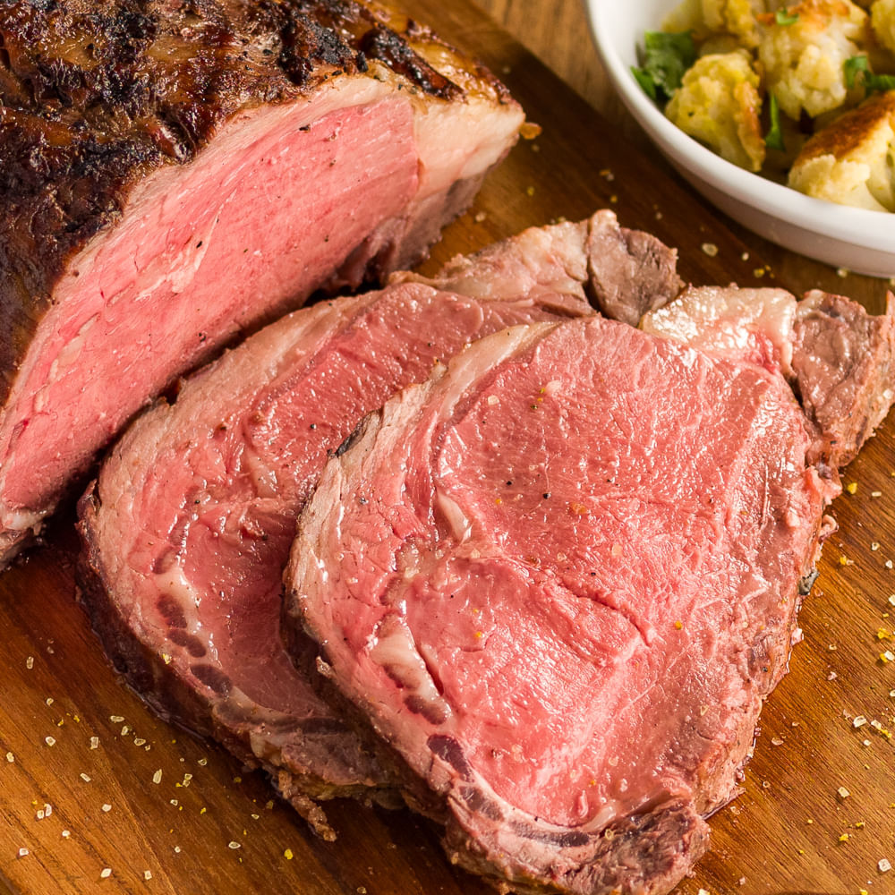 Receita de Bife Ancho na brasa com salada de couve-flor tostada e queijo coalho