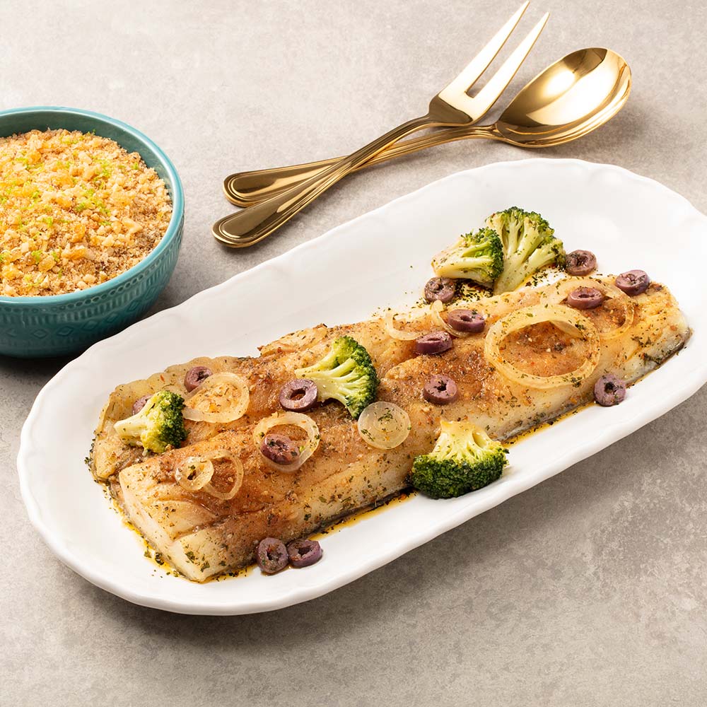 Receita de Filé de Bacalhau com Brócolis, Cebola e Azeitona