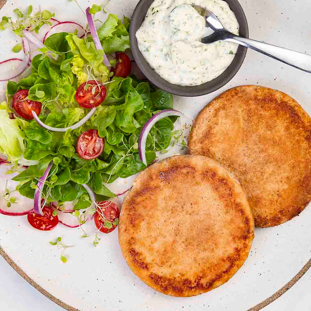 Hambúrguer de Salmão com Salada de Alface