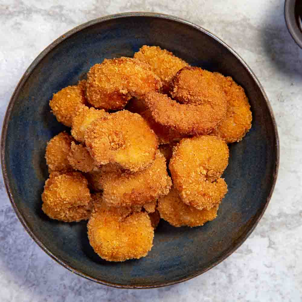 Receita de Camarão empanado servido com molho tarê