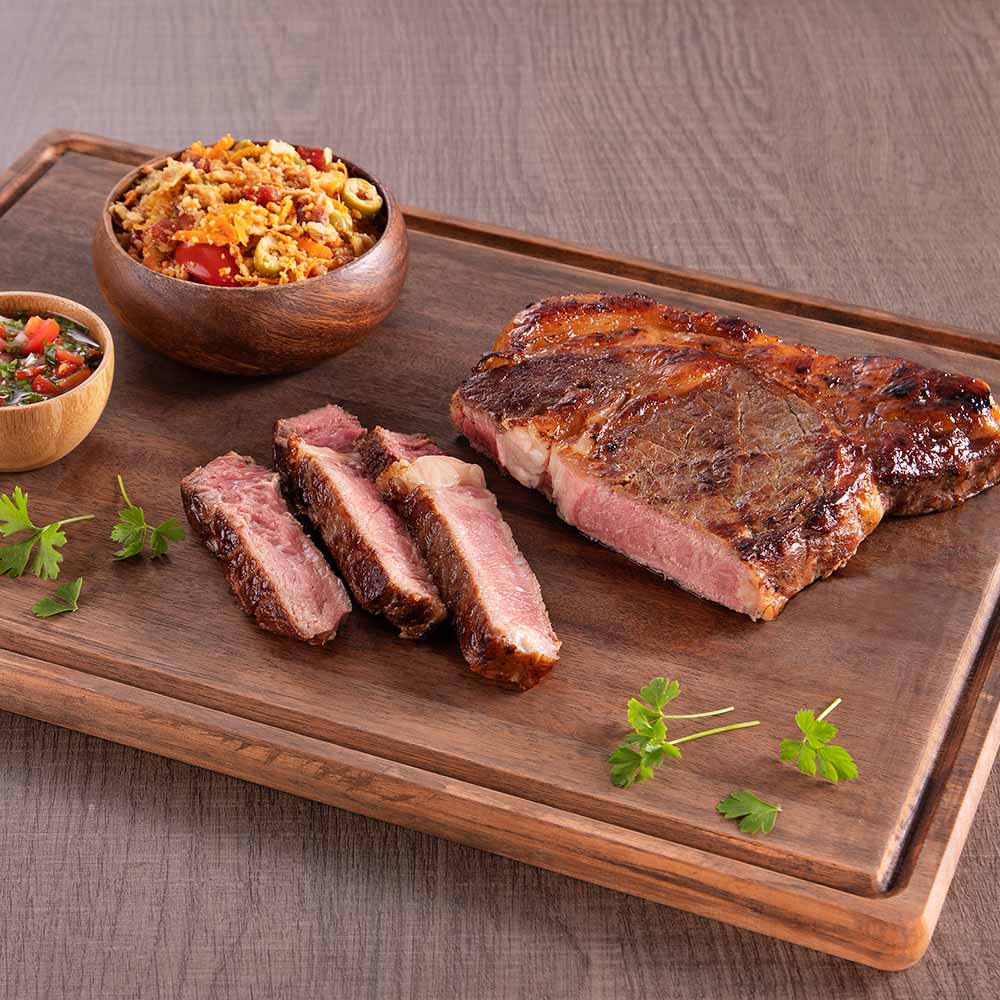 Receita de Bife de Chorizo com Salada de Farofa