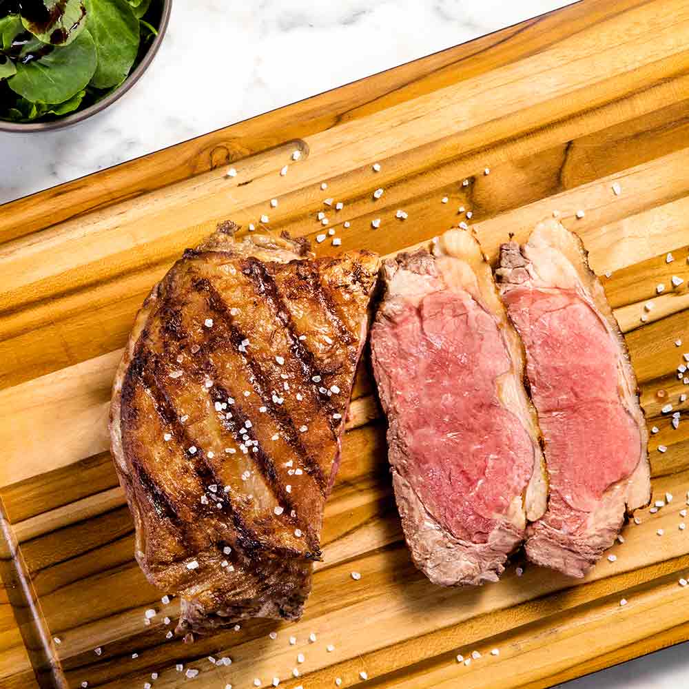 Receita de Contra Filé na Brasa com Salada de Agrião e Molho