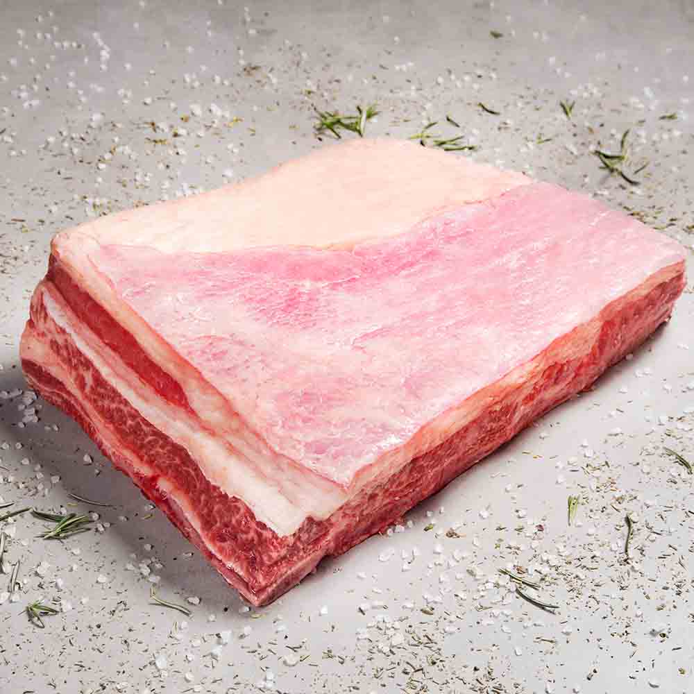 Receita de Costela Quadrada com Mini Cenouras e Pão de Alho