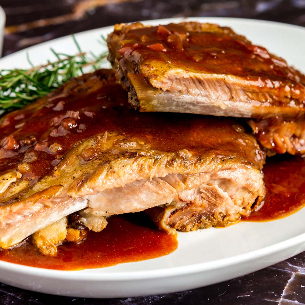 Receita de Costela Suína ao Vinho Tinto com Purê de Mandioca