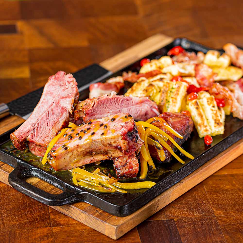 Receita de Costela Suína com Molho de Maracujá e Mandioca