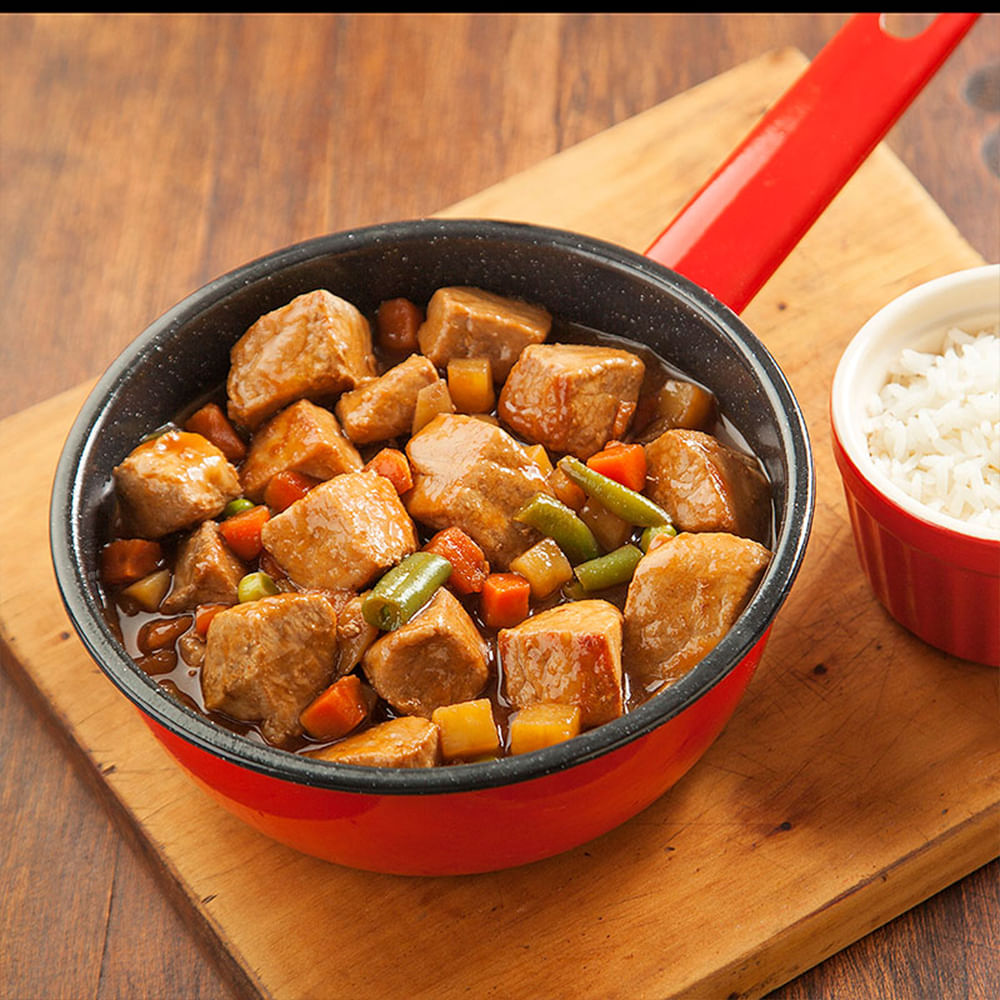 Receita de Cubos de Pernil com Mix de Legumes