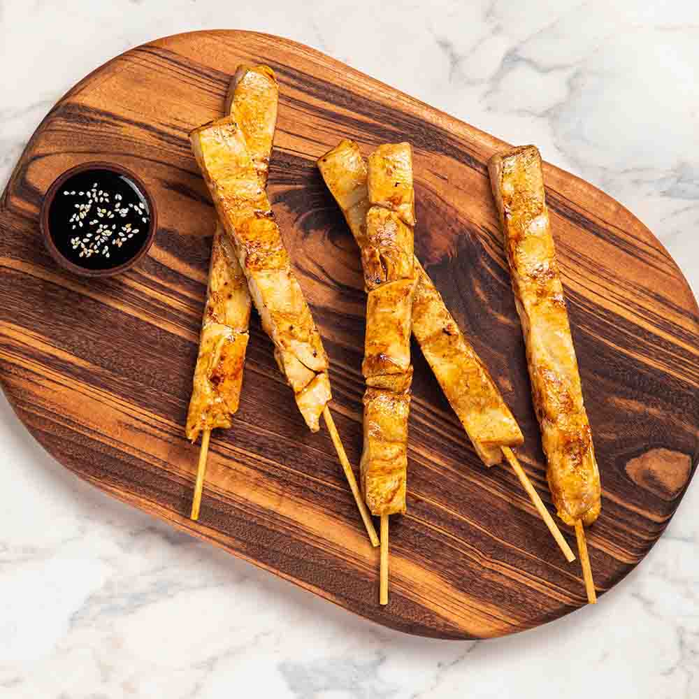 Receita de Espetinho de Frango com Molho Tarê e Gergelim