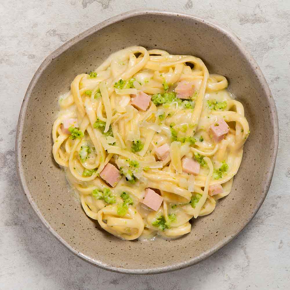 Receita de Fettuccini com Peru e Brócolis