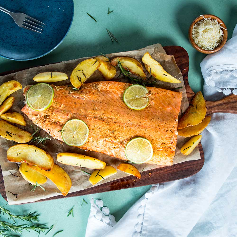 Receita de Filé de Salmão Assado com Batatas Rústicas