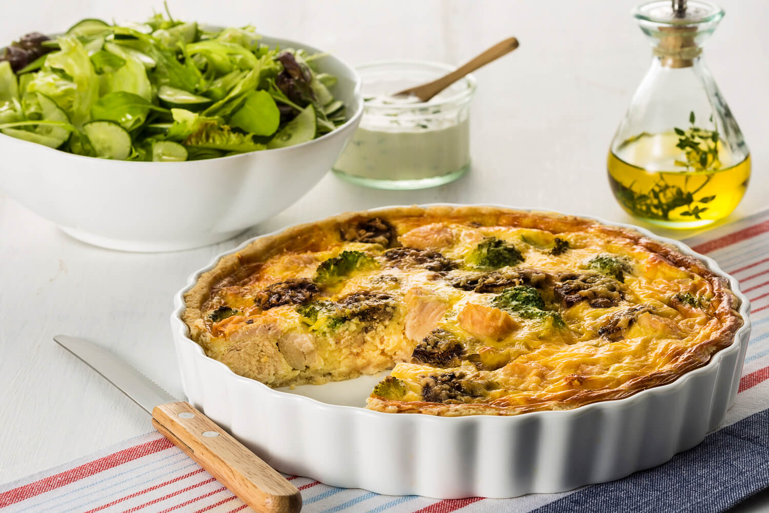 Quiche De Frango Com Cogumelos E Salada Com Queijo Swift Quiche De Frango Com Cogumelos E Salada Com Queijo Swift