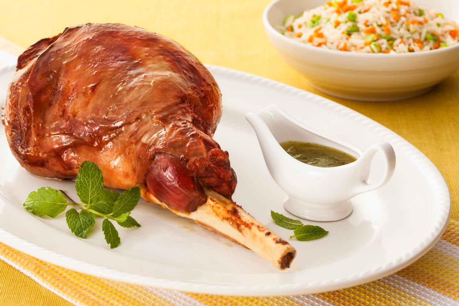 Pernil de Cordeiro com Geleia de Hortelã - Swift