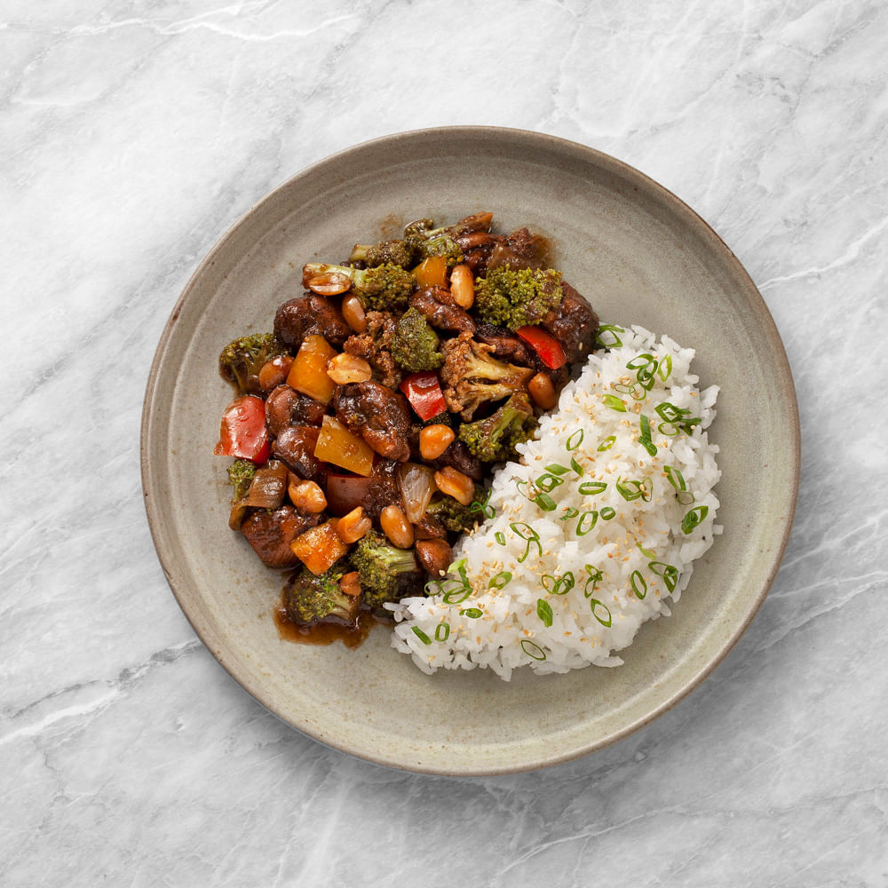 Frango Xadrez com Arroz Chinês