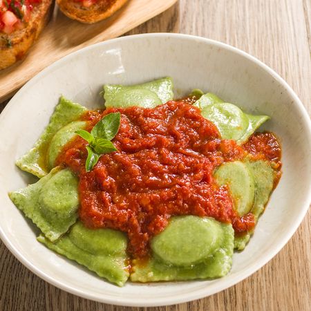 618621-ravioli-verde-ao-pomodoro_1