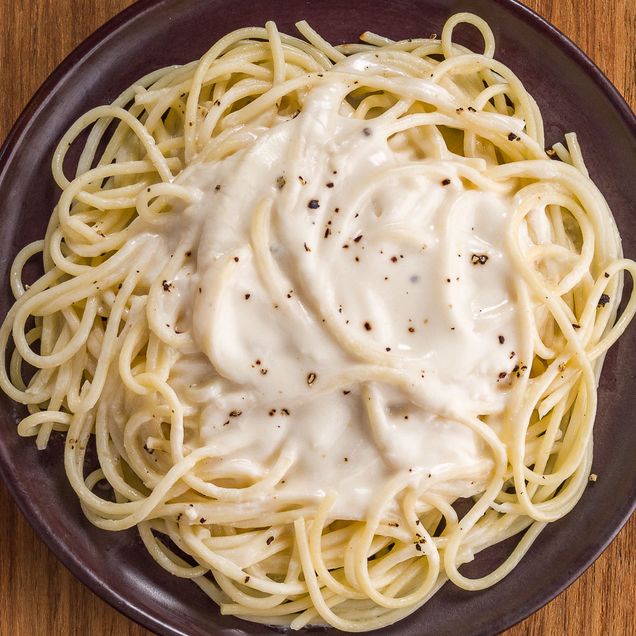 618613-espaguete-cacio-e-pepe_1 618613-espaguete-cacio-e-pepe_1