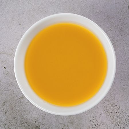 618183-caldo-culinario-de-galinha_inn