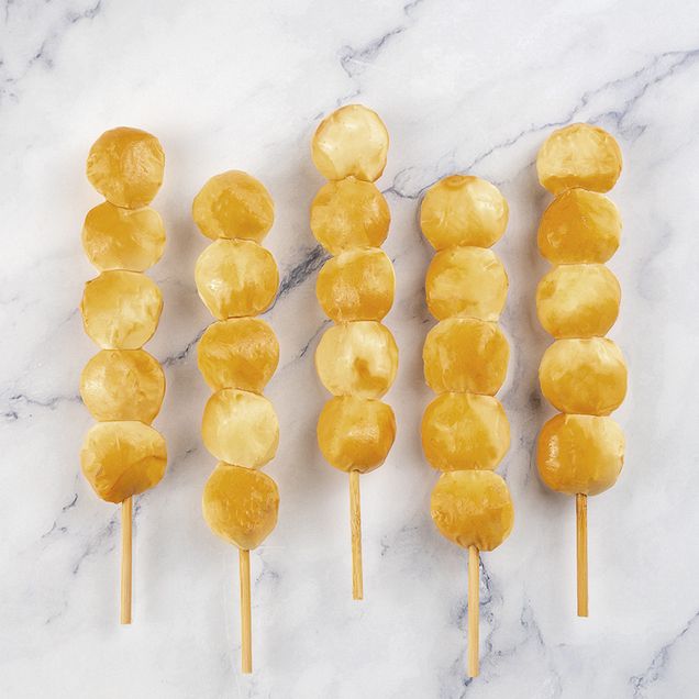 617992-espetinho-de-queijo-mussarela-bolinha-defumado_inn 617992-espetinho-de-queijo-mussarela-bolinha-defumado_inn