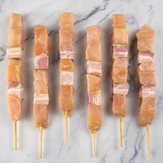 618926-espetinho-de-frango-com-bacon_inn